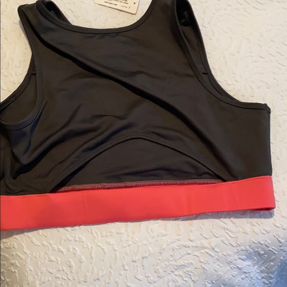 Sports bra - Picture 2 of 3